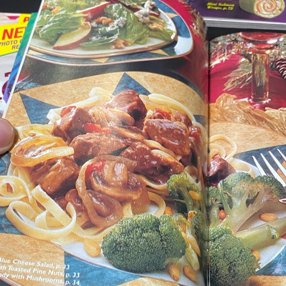 Betty Crocker Festive holiday cookbook magazine Recipe Collection